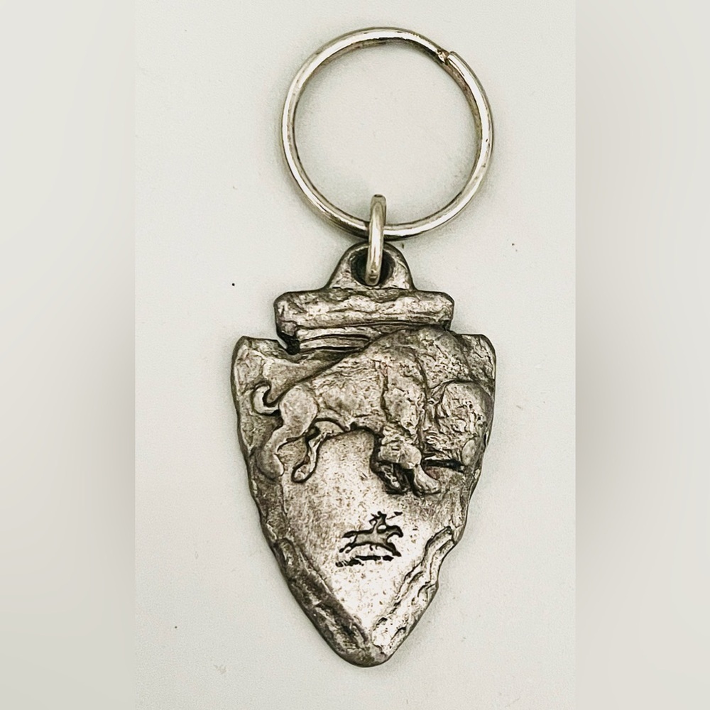Vintage Pewter Arrowhead Buffalo Keychain Siskiyou Buckle Co. Native American